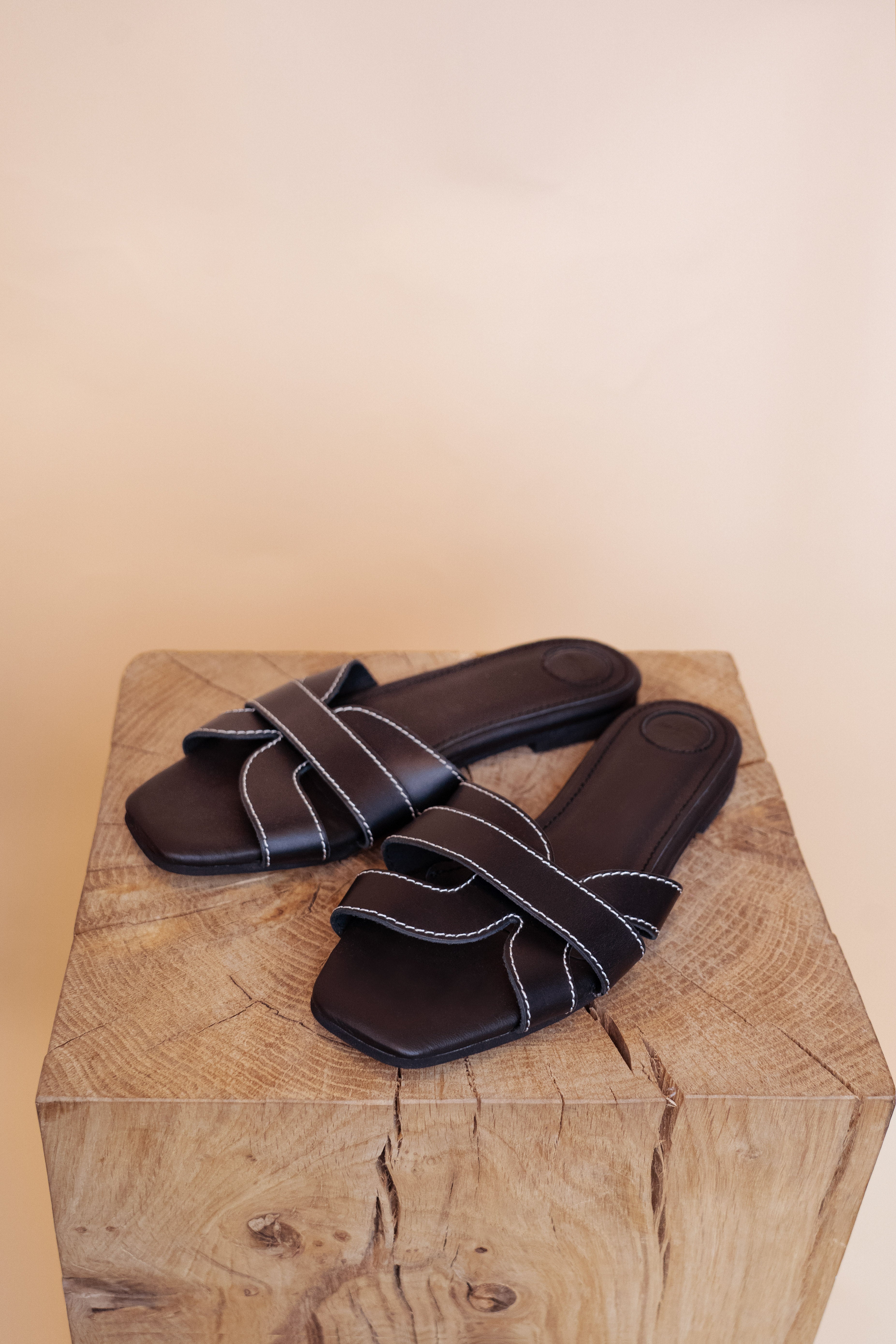 Modelshot / Black / Detail